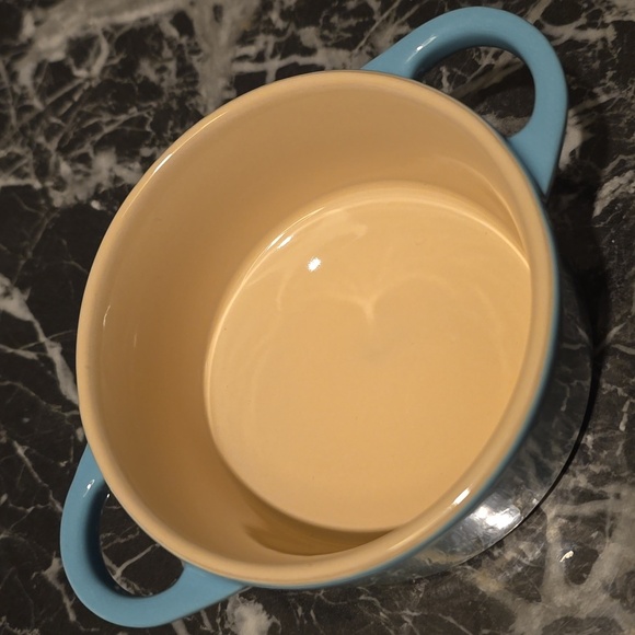 $Le Creuset Signature Petite Cocotte, 8 oz.Retail Price $31.95US,Color Ca… - Picture 14 of 15